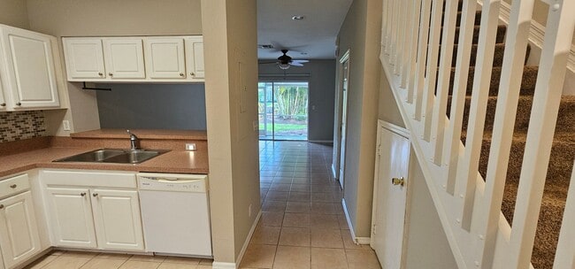 Photo - 2 Bedroom Condo -Cypress Landing