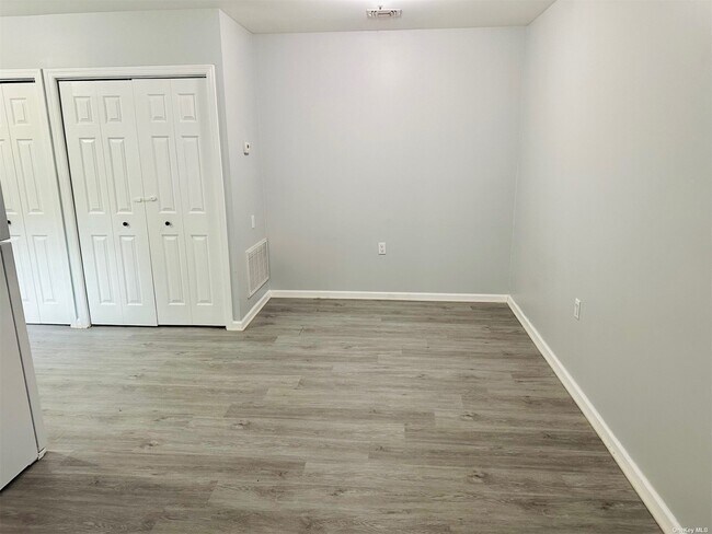 Photo - 71 Feller Dr