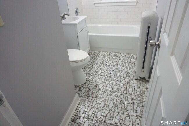 Photo - 472 Prospect Ave Unit B3