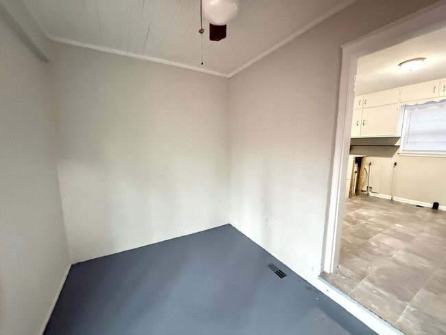 Photo - 2825 Amherst Rd