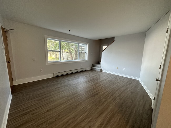 Salon dans un appartement de 3 chambres - Vernon Street Apartments