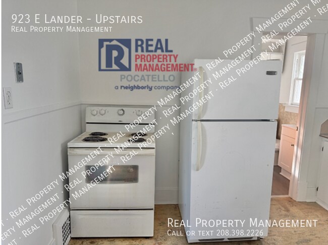 Photo - 2 bed 1 bath - Upstairs unit Unit Upstairs