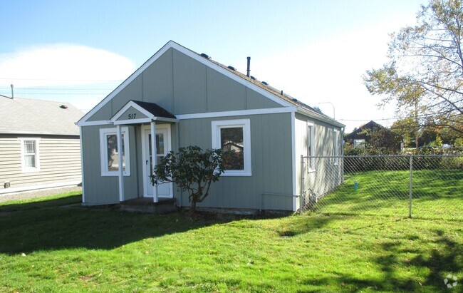 Building Photo - **PENDING APP**Cute 2 Bed 1 Bath Cottage l... Rental