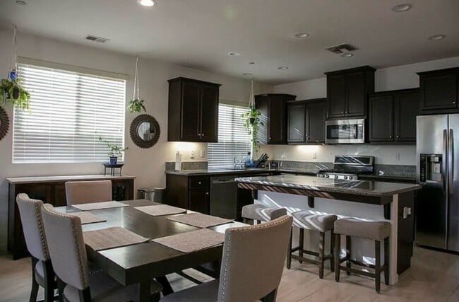 Photo - Lovely Home for rent in Visalia, Ca
