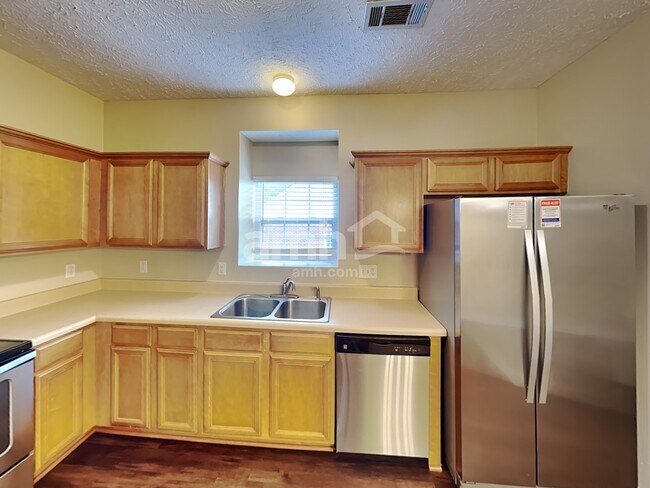 Photo - 1308 Oakhall Ln