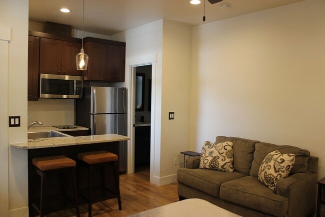 Photo - Furnished Studio Near Old Mill - Utilities Included