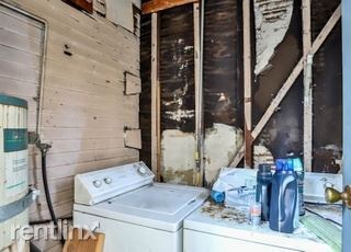 Photo - 1 br, 1 bath House - 2607 E 11th St