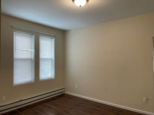 Photo - 684 85th St Unidad 3