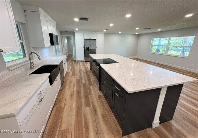 Photo - 441 2nd Ave