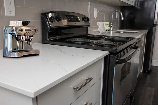 Photo - 200 Balliol St