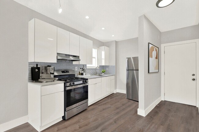 Photo - Harbor West Apartments