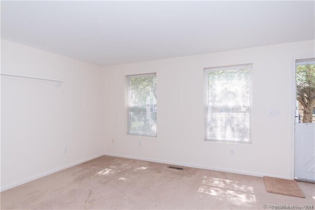 Photo - 6 Larkspur Ln Unit 6