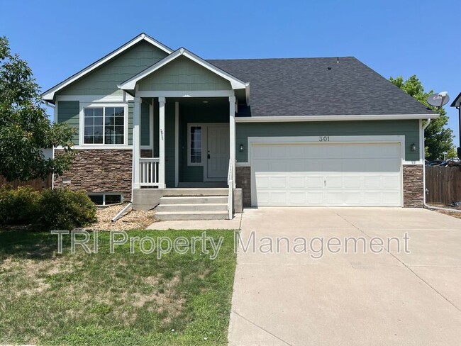 Building Photo - 301 W Cottonwood St