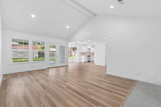 Photo - 18049 Martin Dr