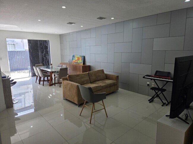 Photo - 7841 NW 116 Pl