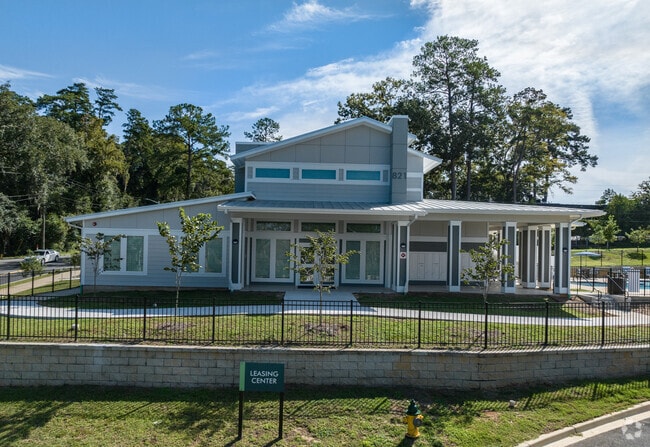 Leasing Office - Magnolia Oaks