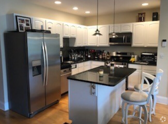 Building Photo - 1306 Columbia Rd Unit 2C Rental