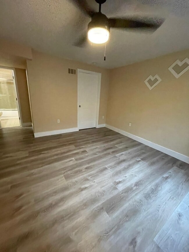 Building Photo - 1365 Sable Blvd Rental