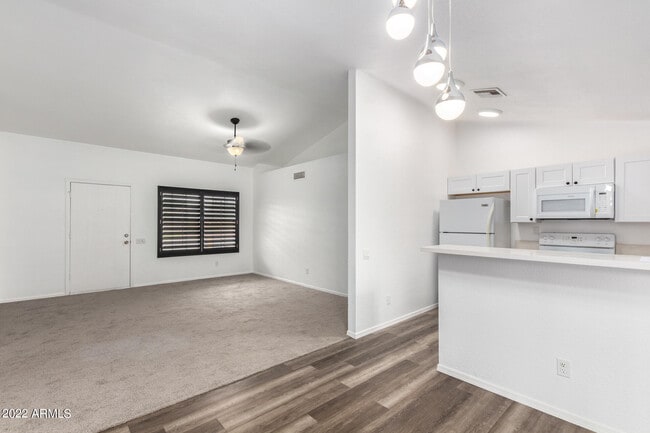 Photo - 19 W Piute Ave