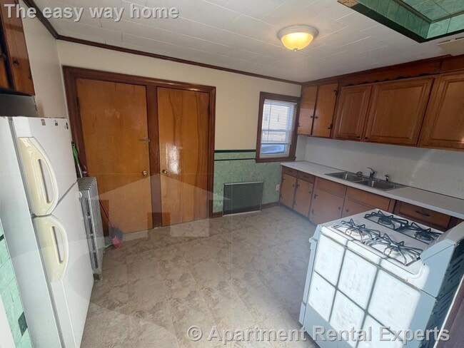 Photo - 23 Ashland St Unit #1