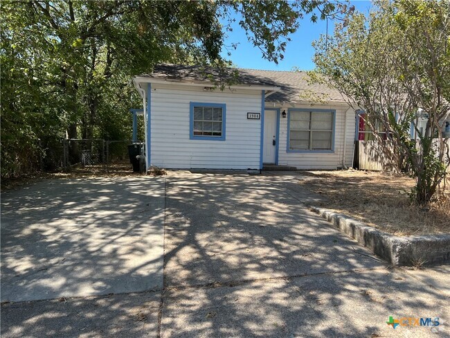 Building Photo - 1904 Poage Ave Rental