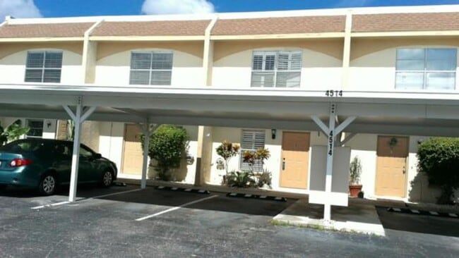 Photo - 4514 SW 8th Pl