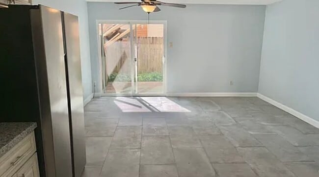 Living room - 811 Vouray Dr