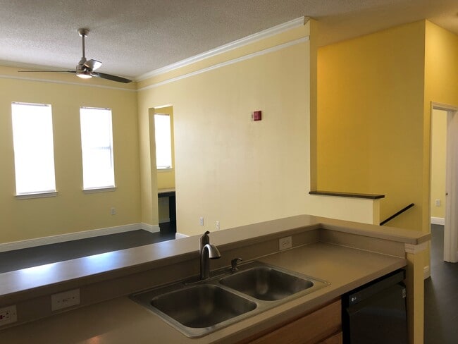 Photo - 12025 Villanova Dr Unit 10