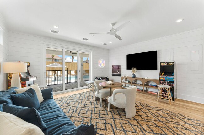 Photo - 8212 S Thomas Dr Unidad SI ID1603772P