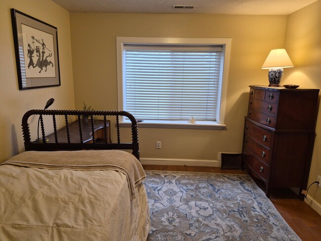 Photo - 420 W 1840 S