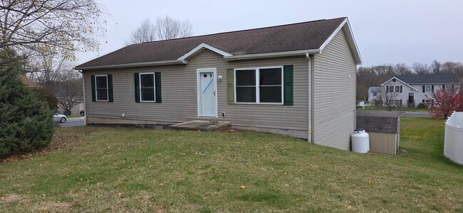 Building Photo - 10 Susquehanna Dr