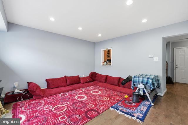 Photo - 87 Sudbury Square