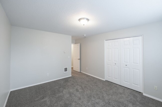Photo - Stylish 2-Bedroom Condo Near OSU – Spaciou...