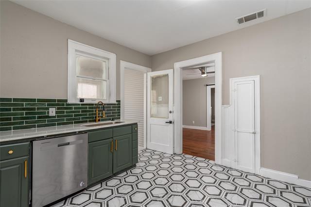 Photo - 5213 Tremont St