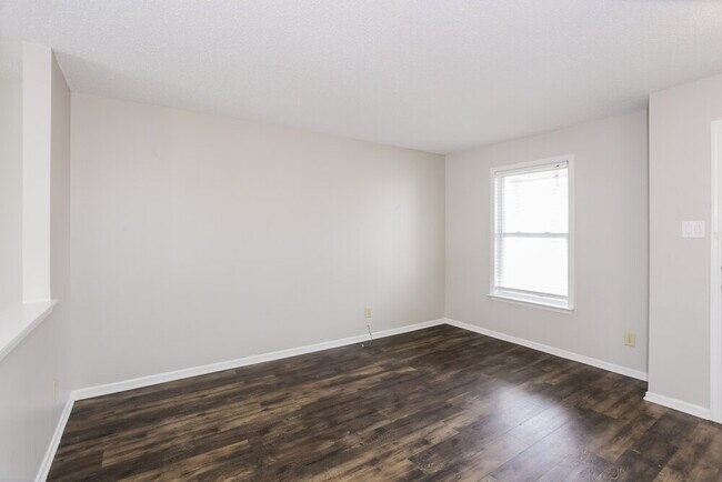 Photo - 8649 Hopewell Ct