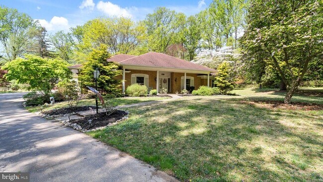 Photo - 501 Webb Rd
