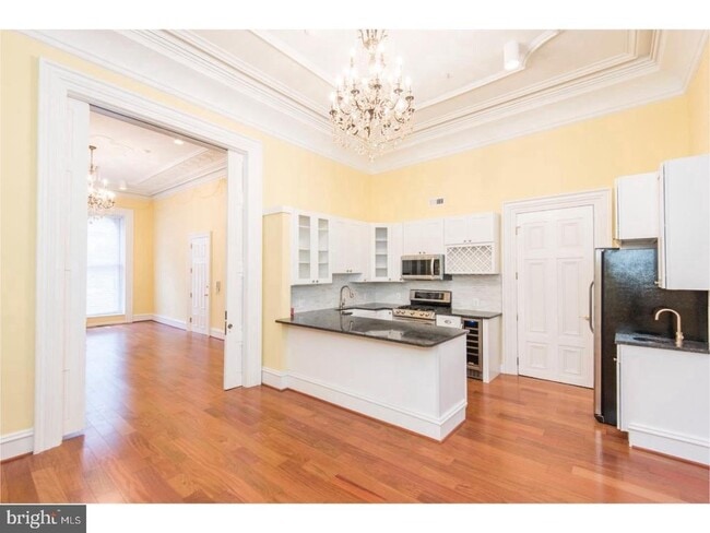 Photo - 2129 Walnut St