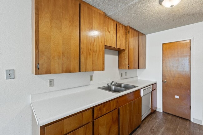 Kitchen 2 - The Grove