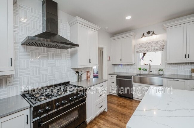 Photo - 5012 Wendover Dr