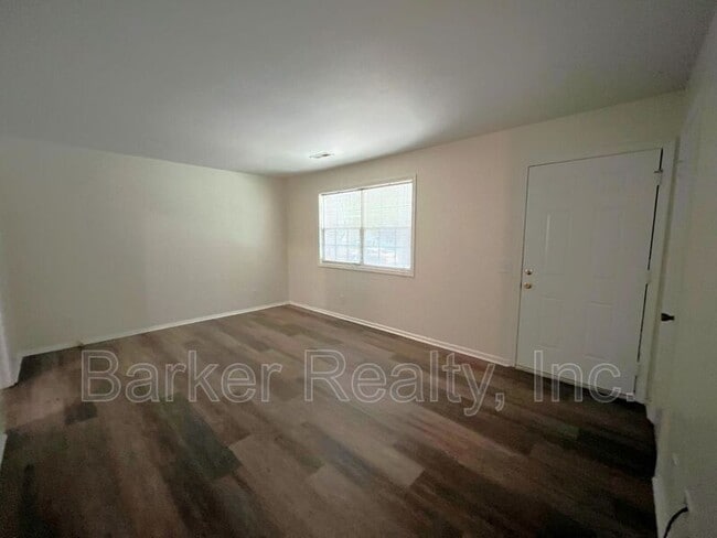 Photo - 7520 Stuart Dr