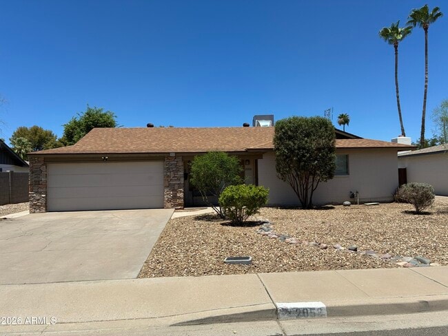 Building Photo - 2058 E Fremont Dr