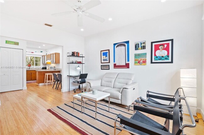 Photo - 701 Meridian Ave