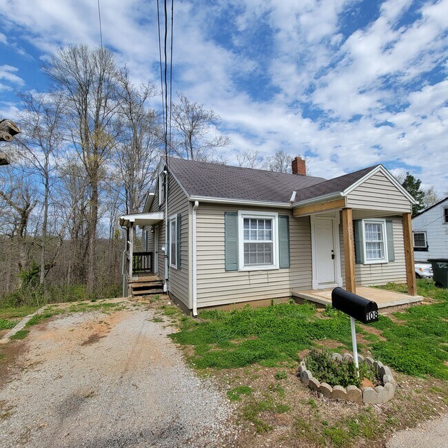 Photo - 108 Swindell St