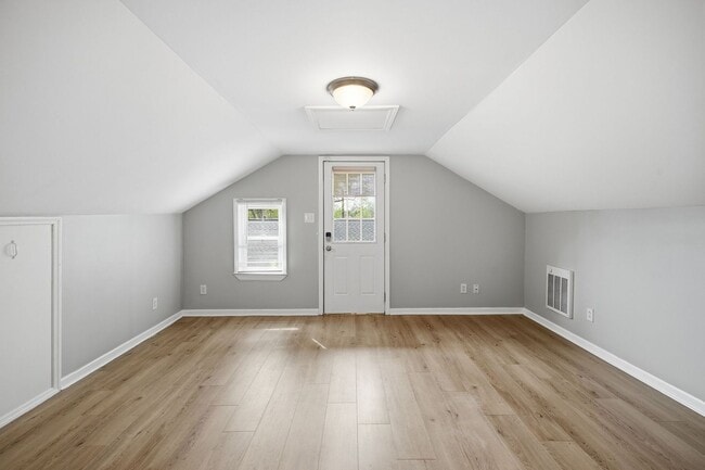 Photo - Charming Sylvan Park Studio