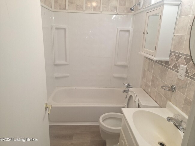 Photo - 9217 Alexander Ave