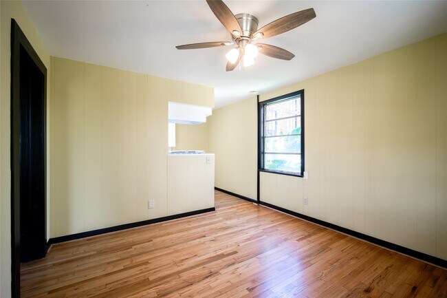 Photo - 811 Sul Ross St Unit 6