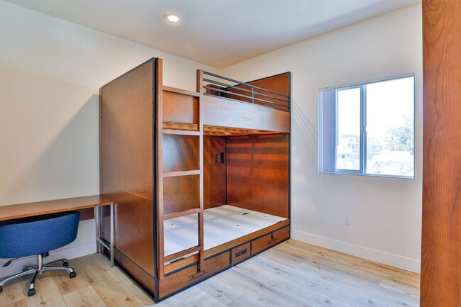 Photo - Draco Apartments