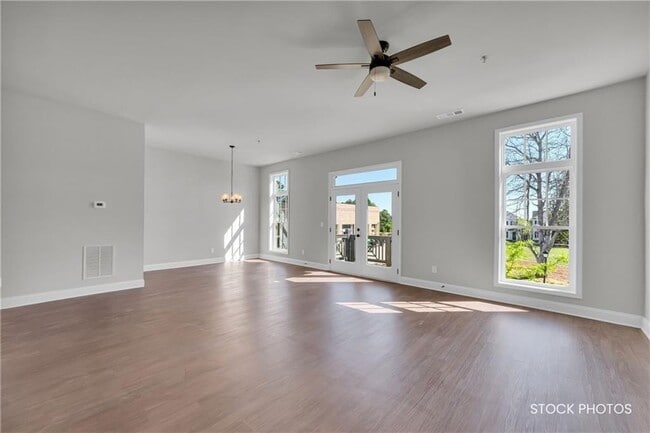 Photo - 1058 Homestead Wy St
