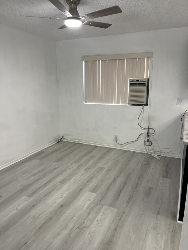 dining room - 2125 Ohio Ave Unit A