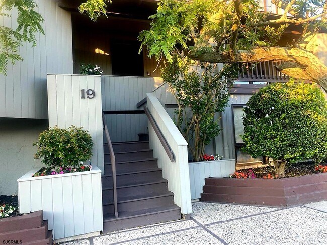 19 S Gladstone Ave Unit A